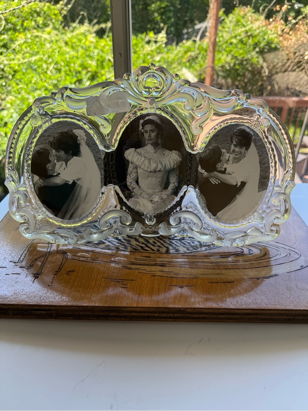 Mikasa Clear Glass Triple Oval Photo Frame with Ornate Scrollwork